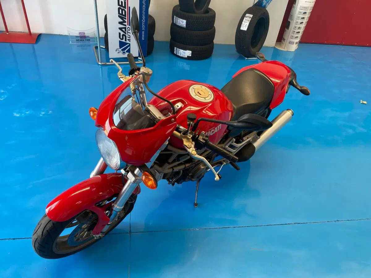 Ducati Monster 900 I.E. (1999 - 02) (12)
