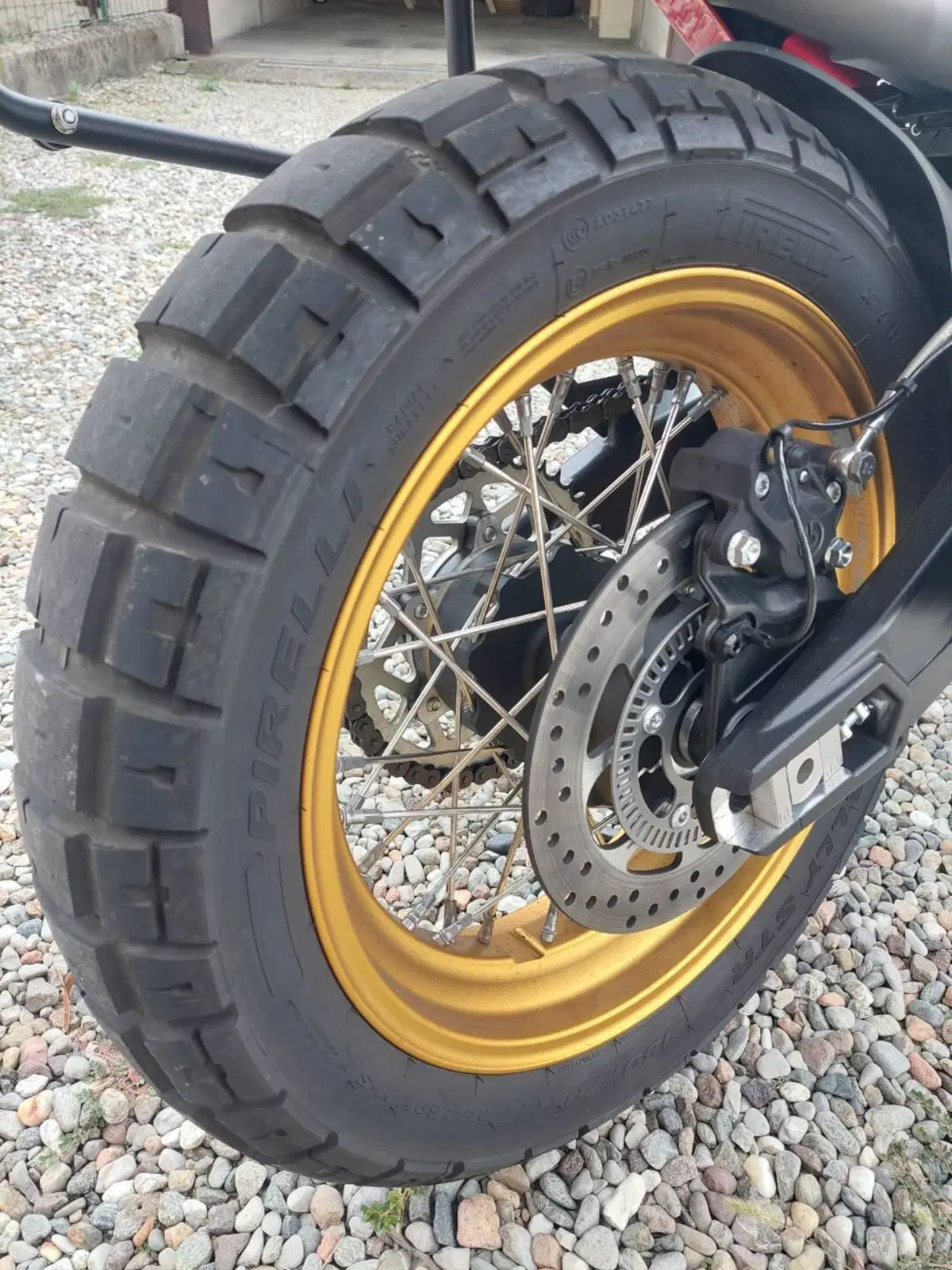 Moto Morini X-Cape 650 Gold Wheels Edition (2022 - 26) (5)