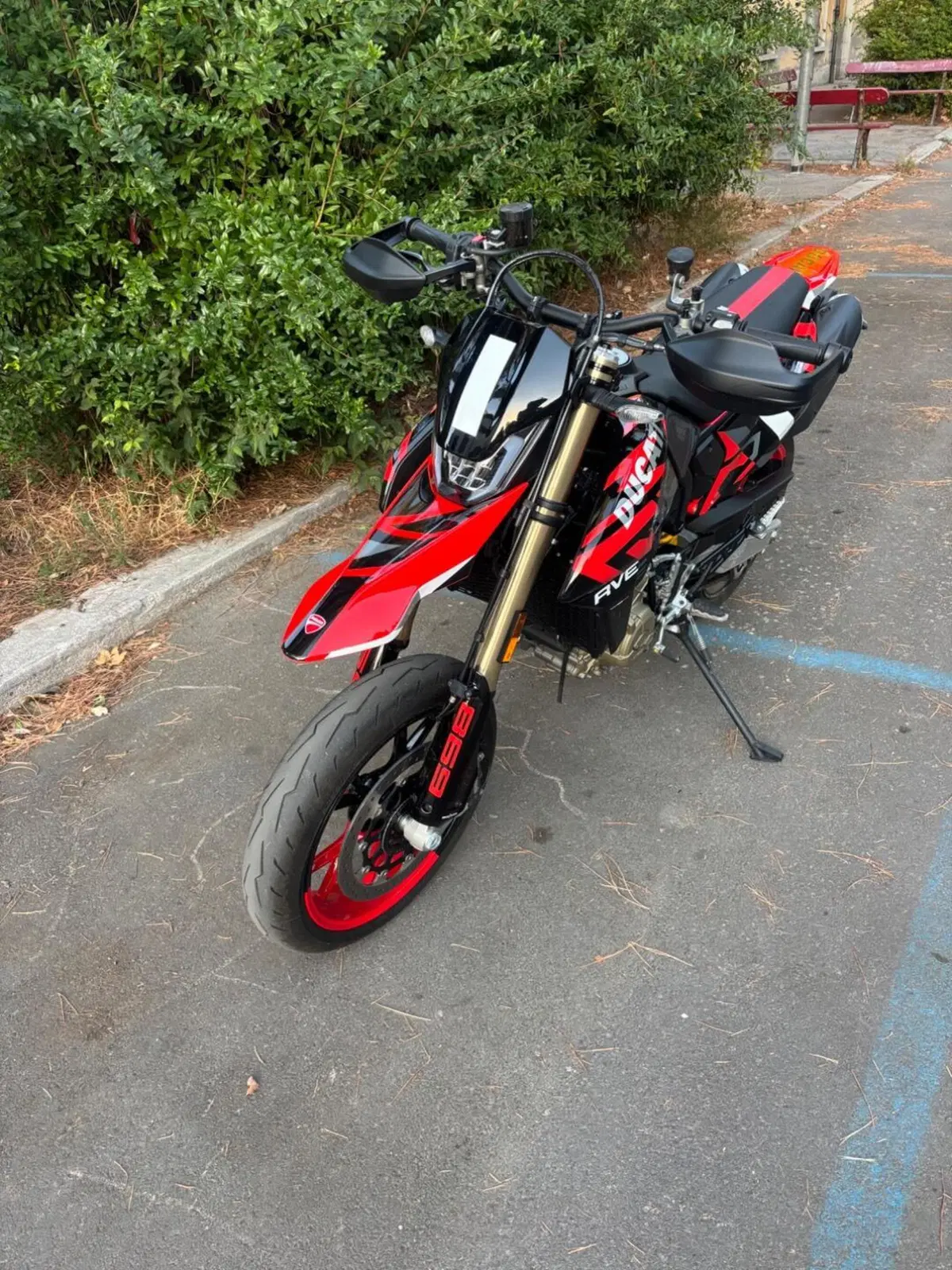 Ducati Hypermotard 698 Mono RVE (2024 - 26) (2)