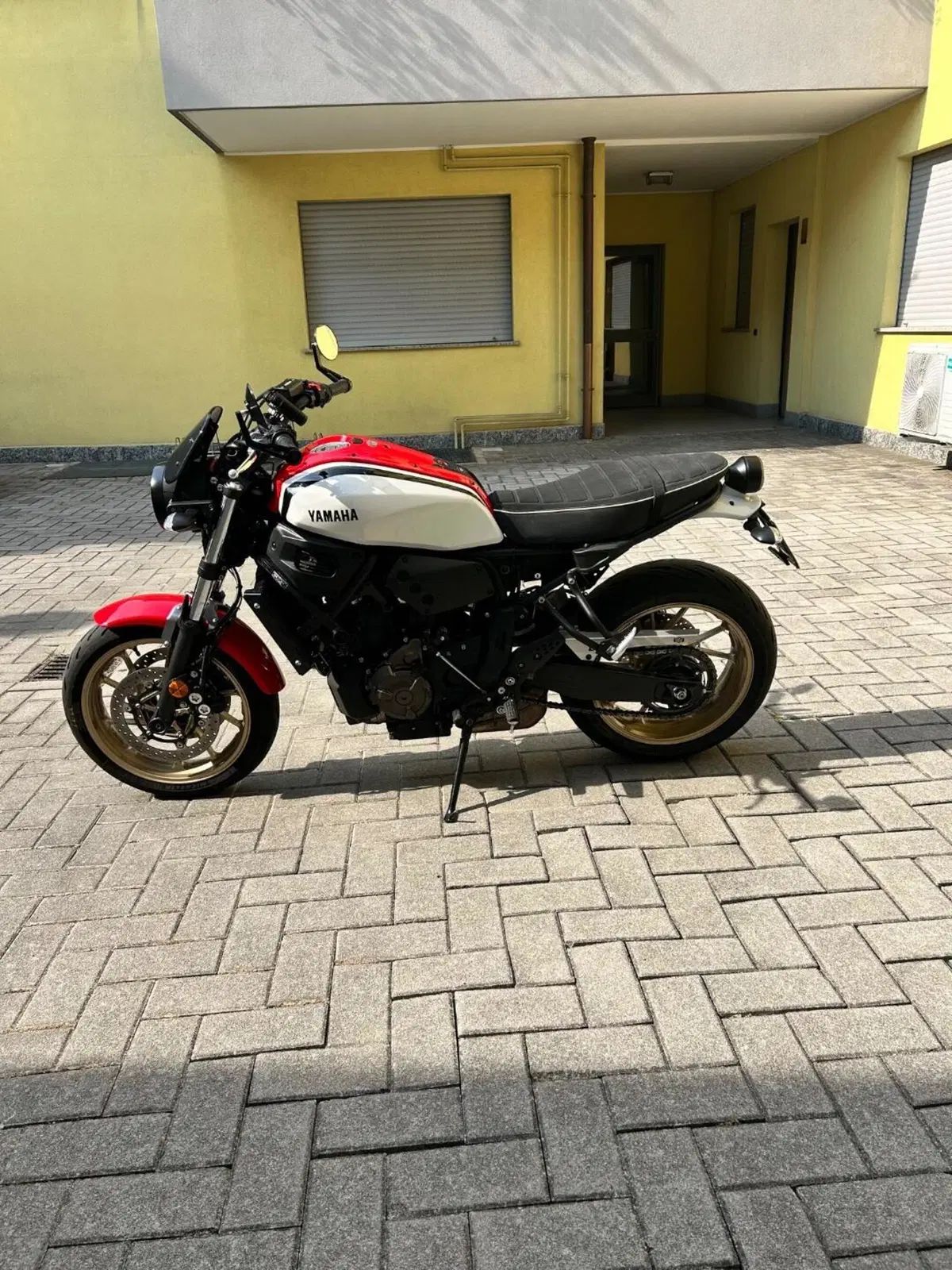 Yamaha XSR 700 (2021) (2)