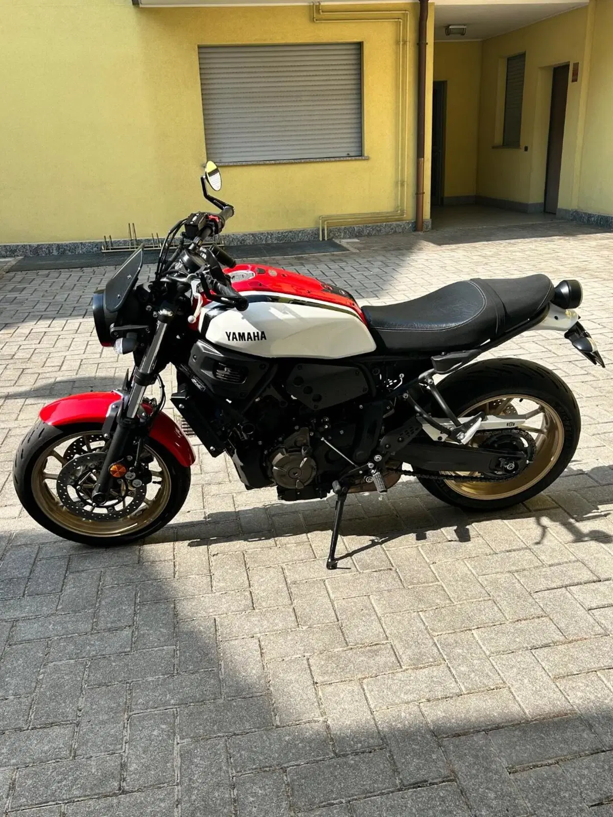 Yamaha XSR 700 (2021) (4)
