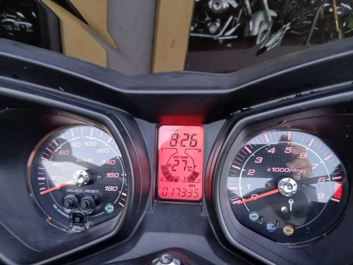 Yamaha X-Max 400 (2013 - 16) (5)