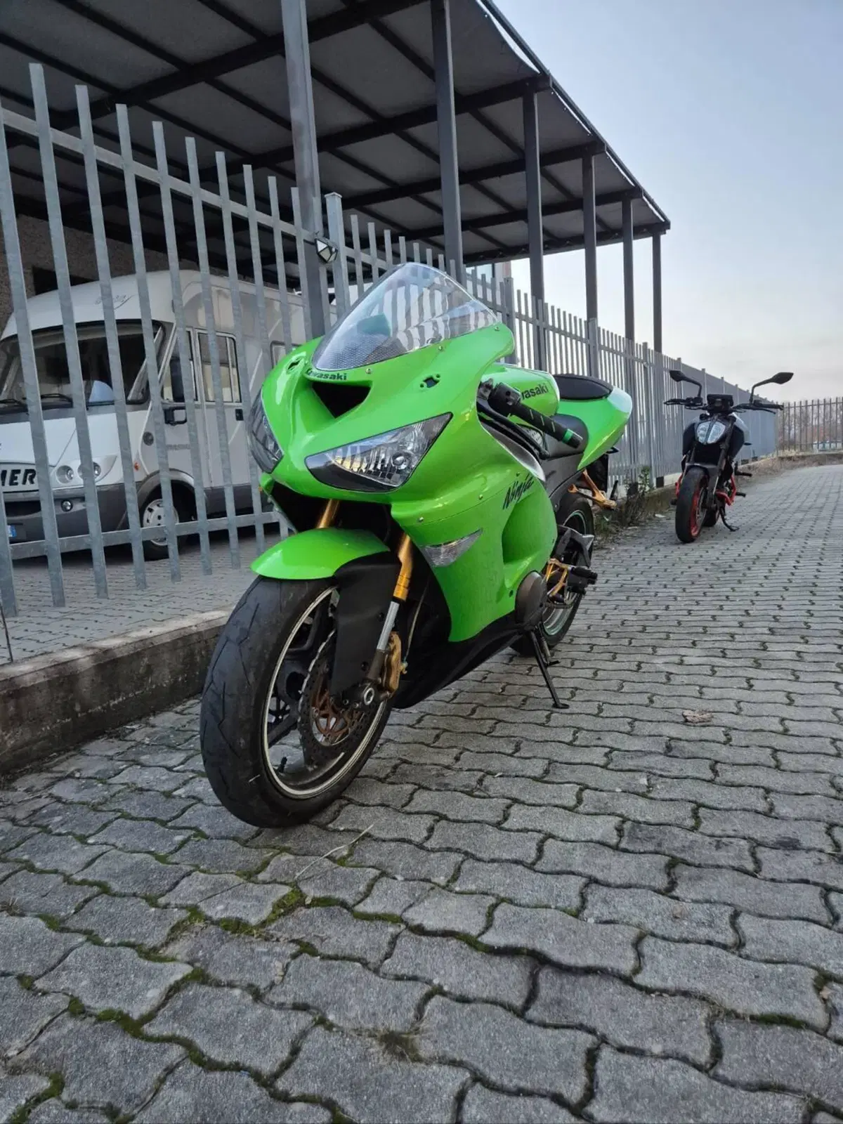 Kawasaki Ninja 636 ZX-6R (2005 - 06) (5)