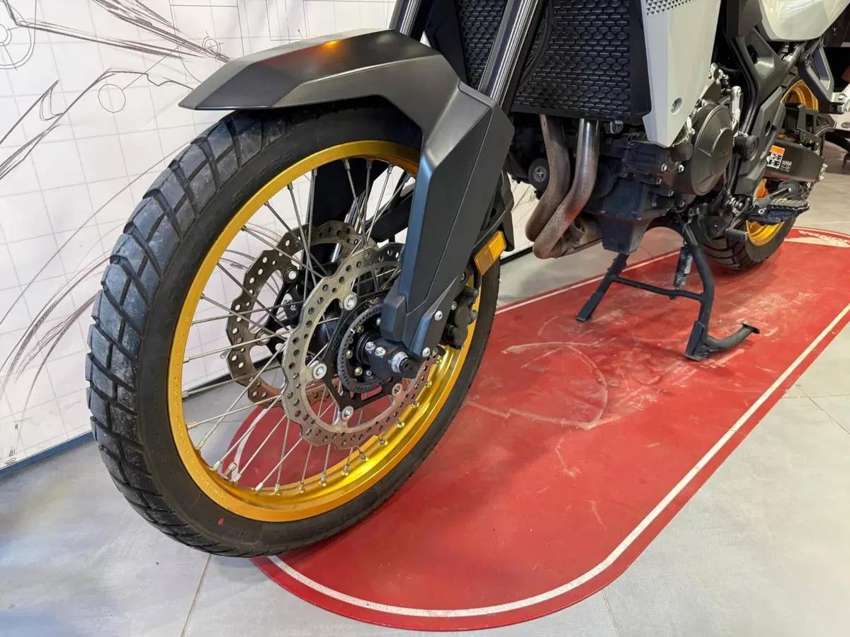 Honda Transalp XL750 (2025) (9)