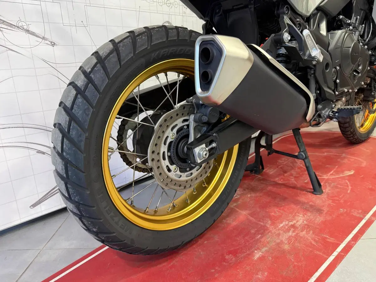 Honda Transalp XL750 (2025) (12)