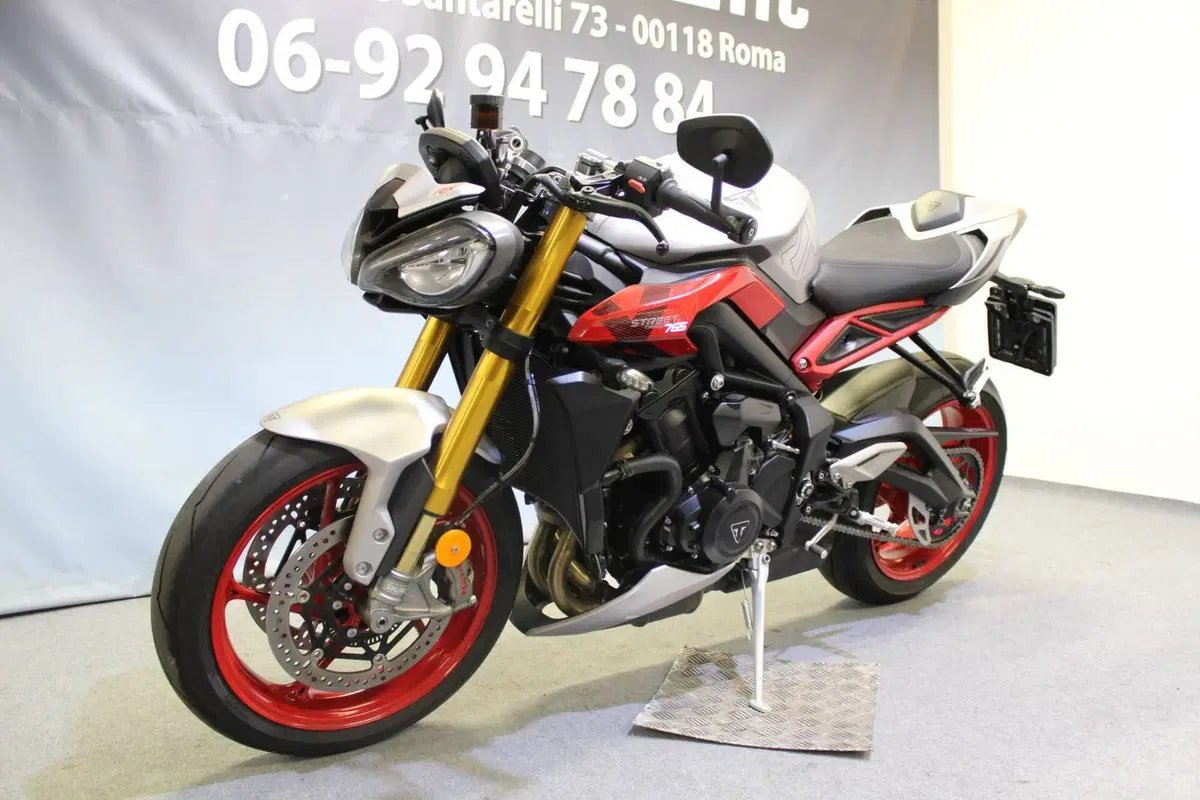 Triumph Street Triple 765 RX (2026) (12)