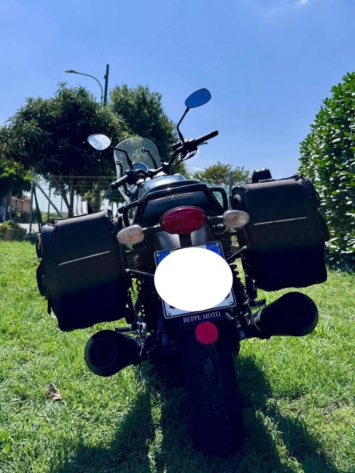 Moto Guzzi V7 III Stone (2017 - 20) (4)