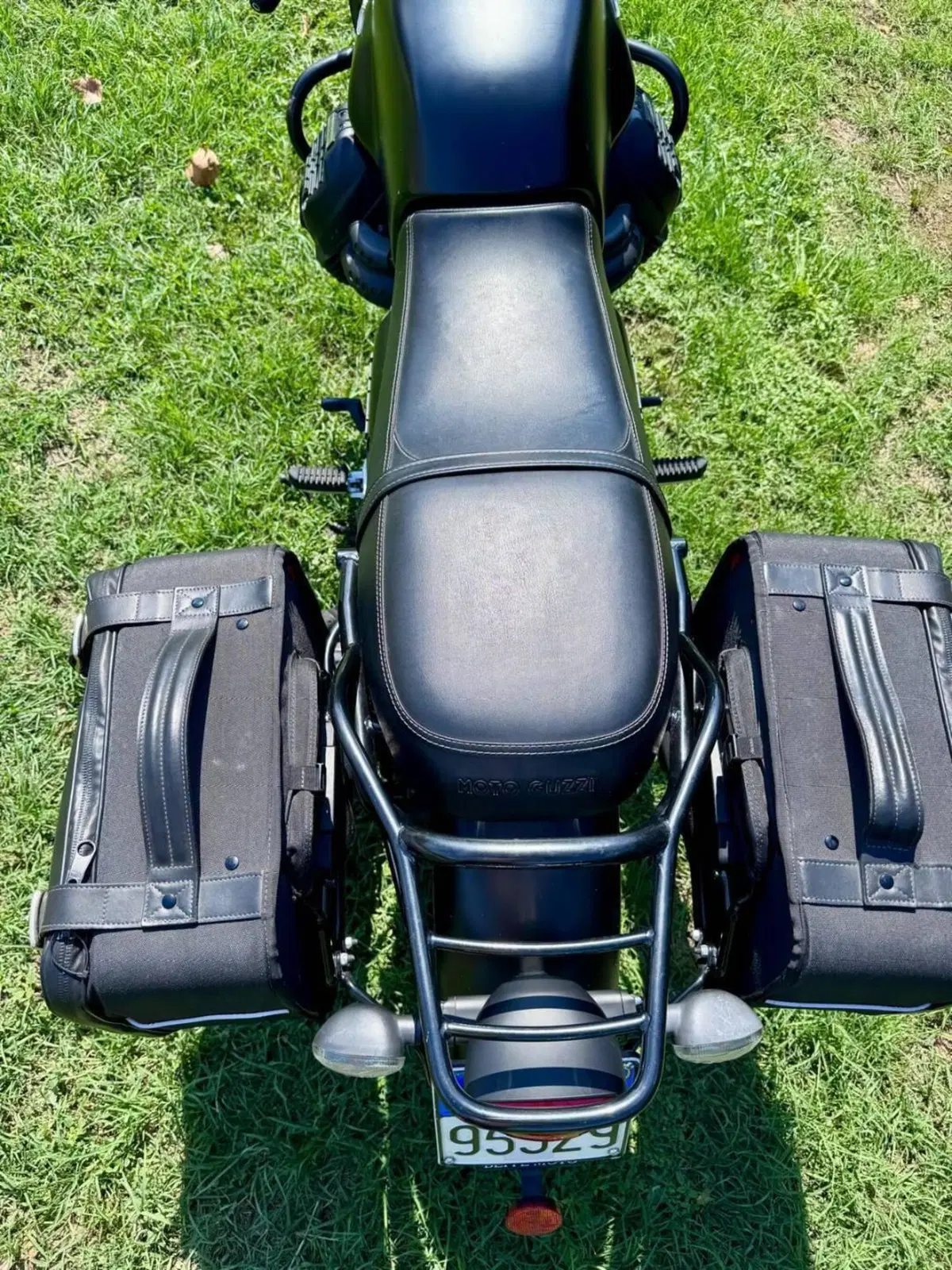 Moto Guzzi V7 III Stone (2017 - 20) (6)