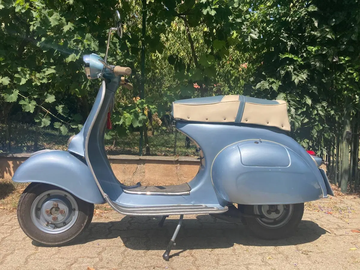Piaggio Vespa 150 VBA 1T (2)