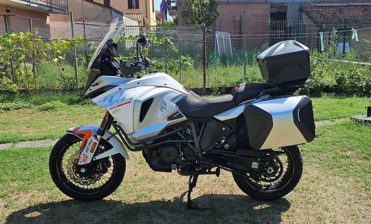 KTM 1290 Super Adventure T (2017)