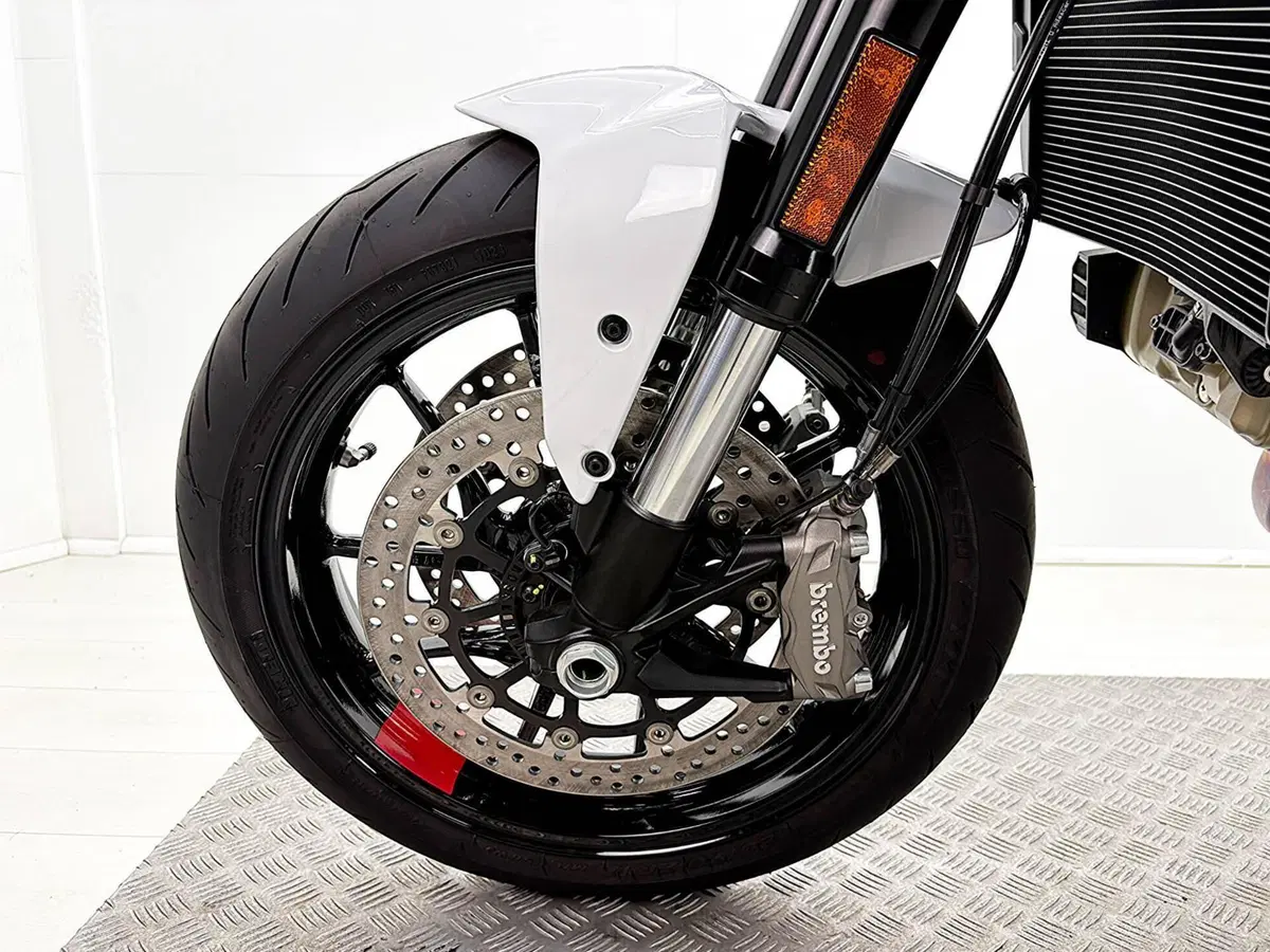 Ducati Monster 937 + (2021 - 25) (13)
