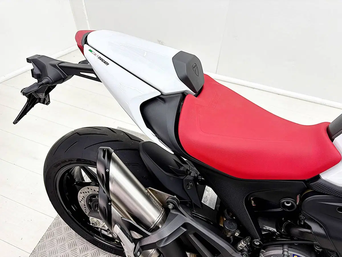 Ducati Monster 937 + (2021 - 25) (20)