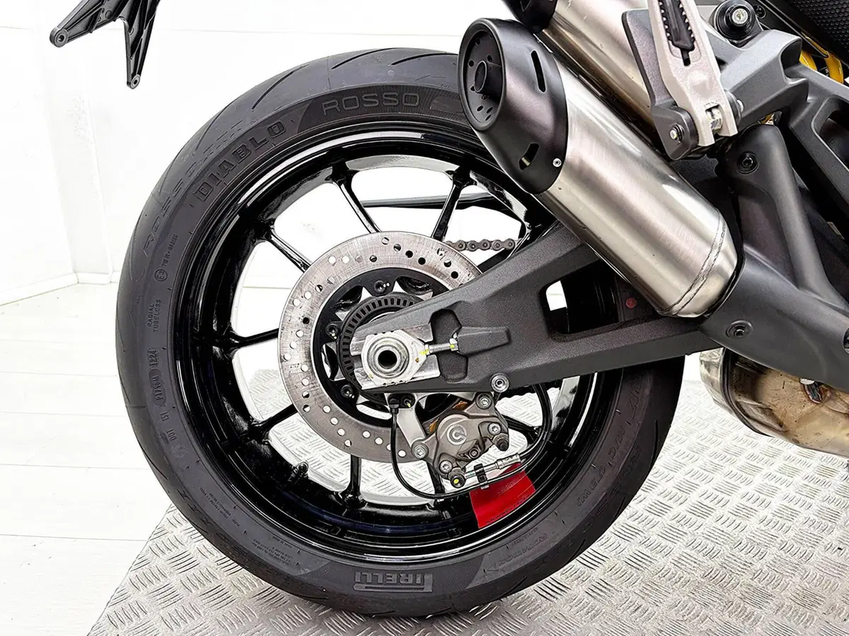 Ducati Monster 937 + (2021 - 25) (6)