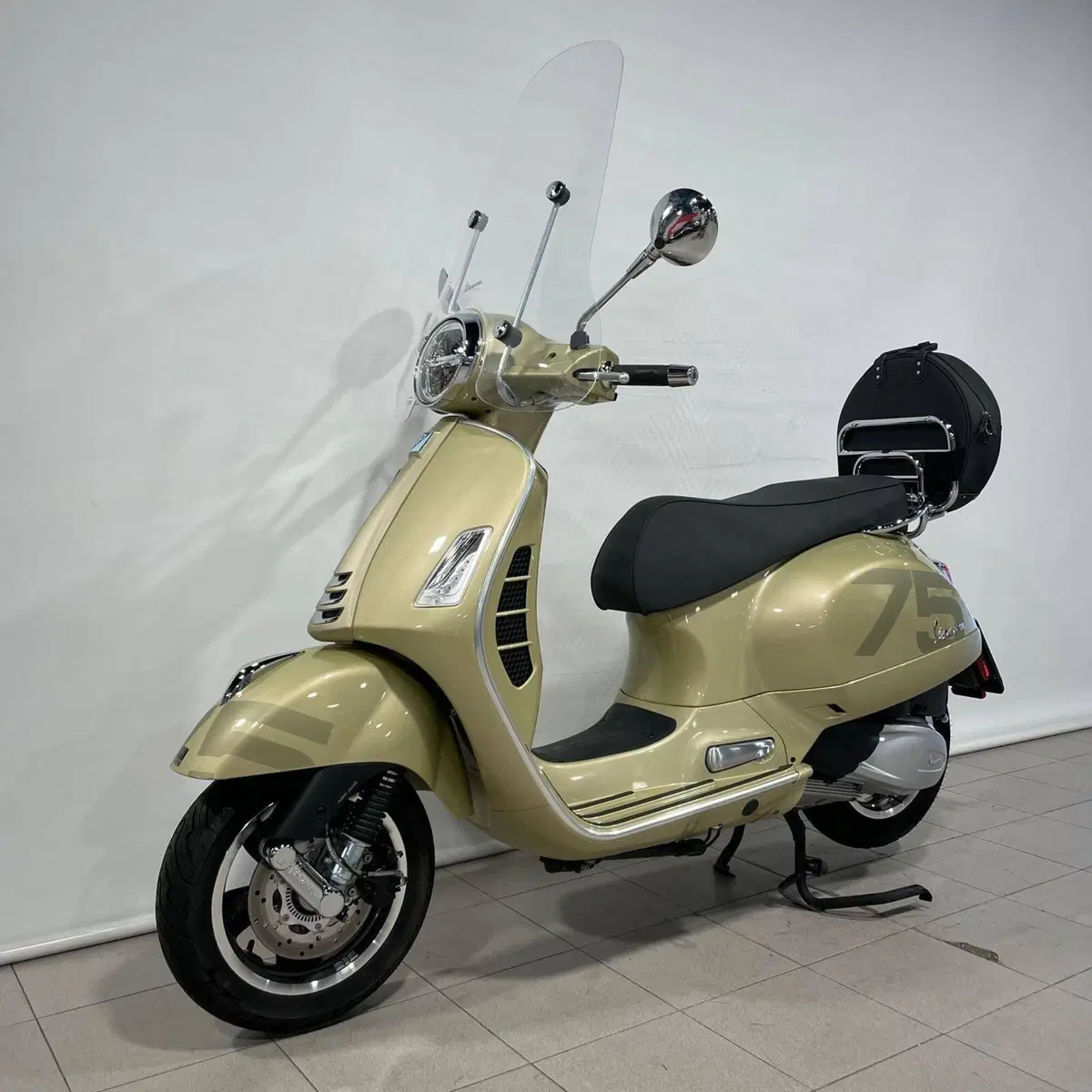 Vespa GTS 300 Hpe (2021 - 22) (2)