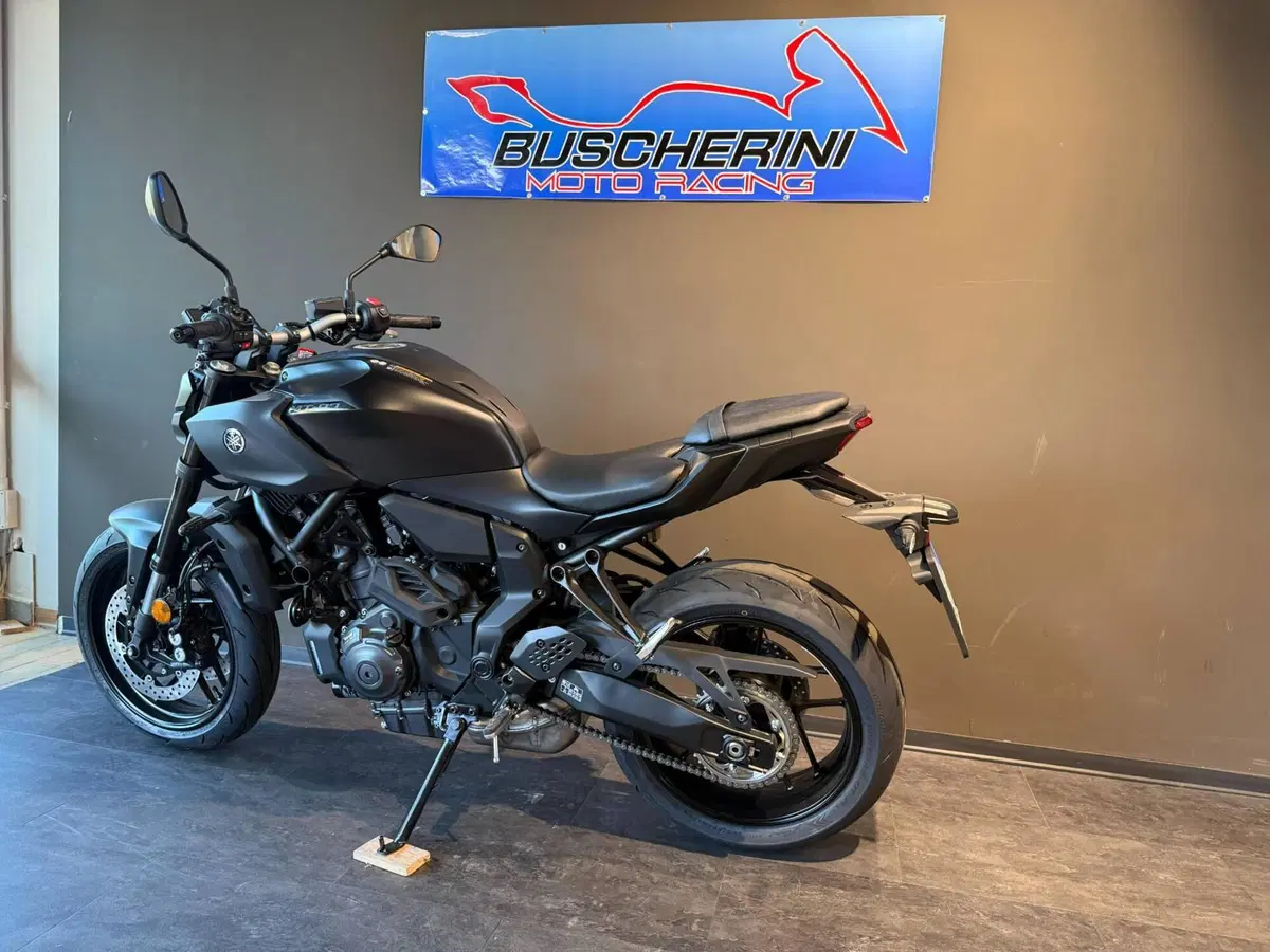 Yamaha MT-07 Y-AMT (2025 - 26) (3)