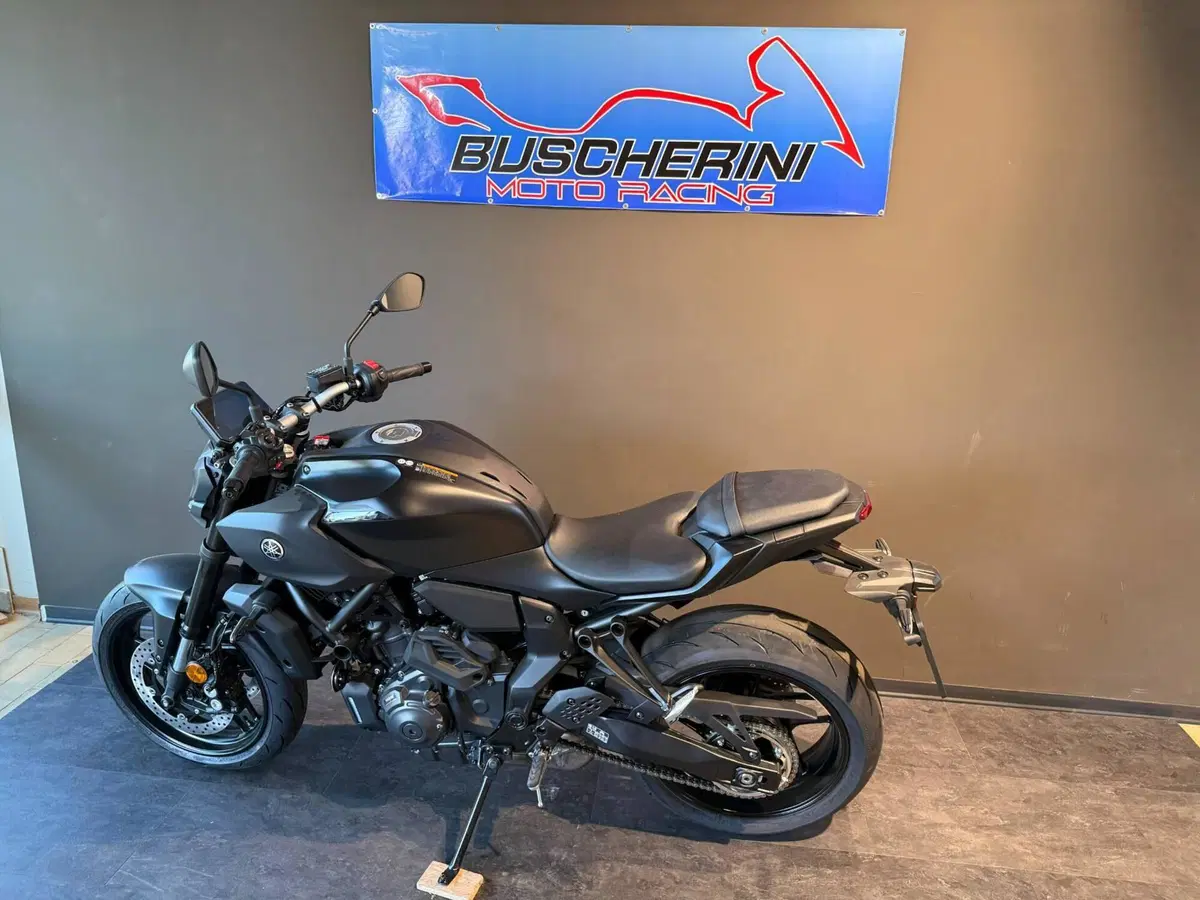 Yamaha MT-07 Y-AMT (2025 - 26) (6)
