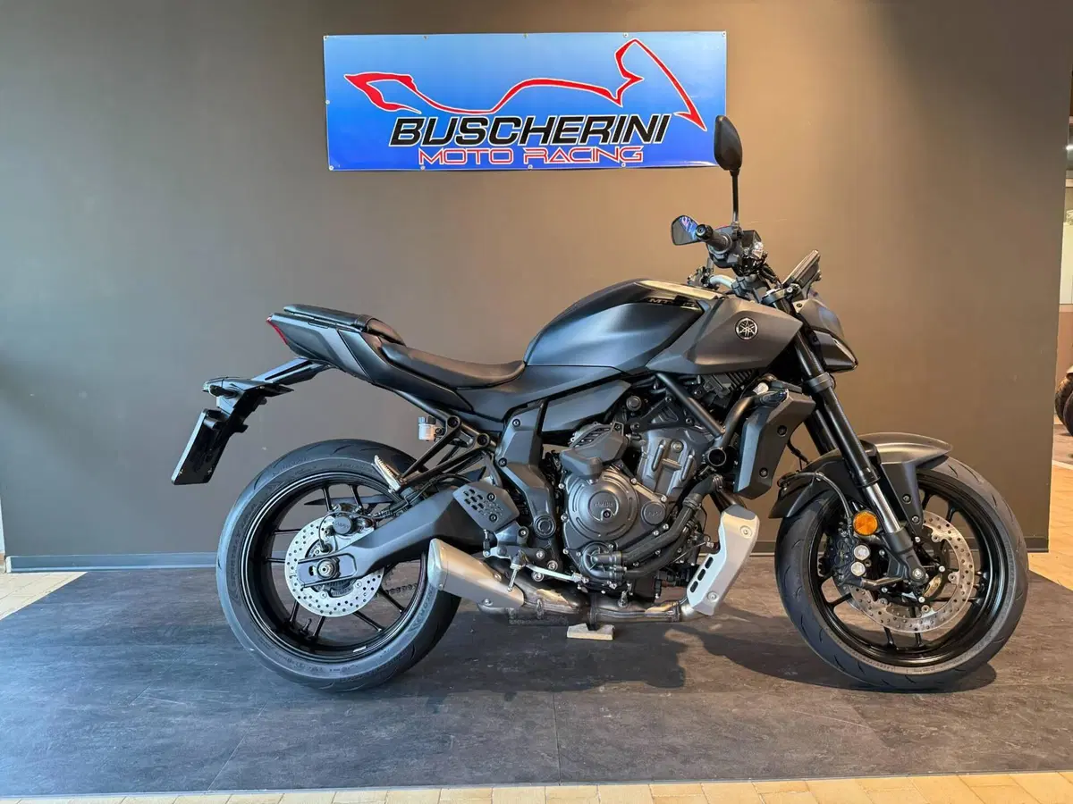 Yamaha MT-07 Y-AMT (2025 - 26) (7)
