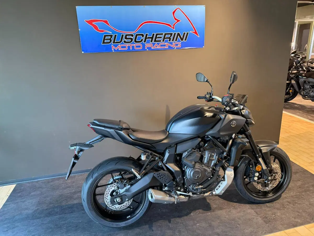 Yamaha MT-07 Y-AMT (2025 - 26) (9)