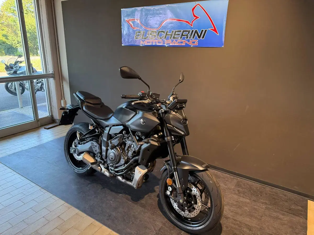 Yamaha MT-07 Y-AMT (2025 - 26) (10)
