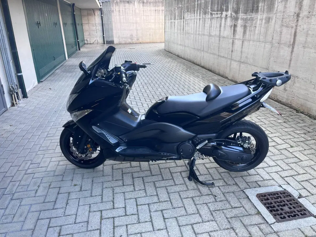 Yamaha T-Max 500 (2008 - 12) (2)