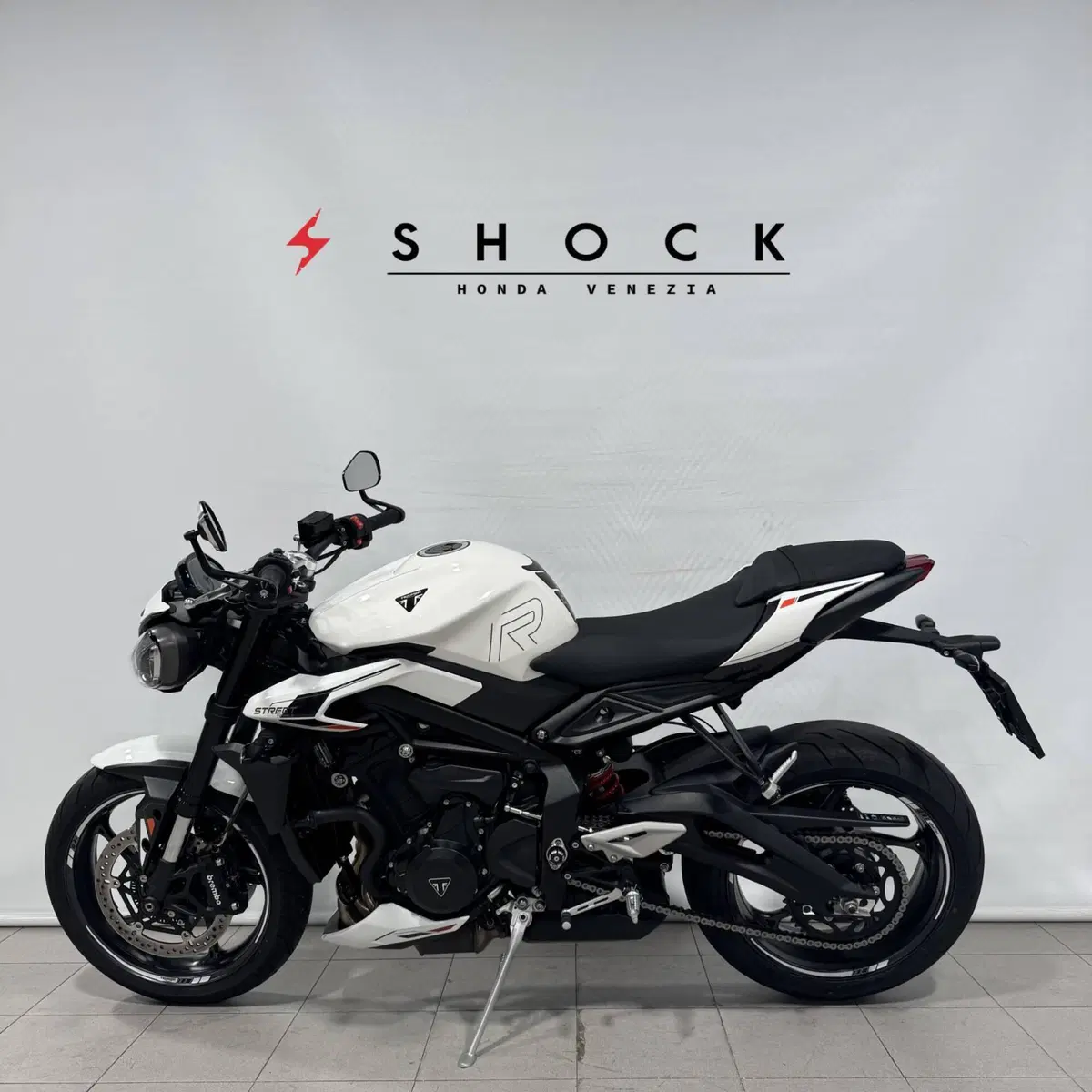 Triumph Street Triple 765 R (2023 - 26) (3)