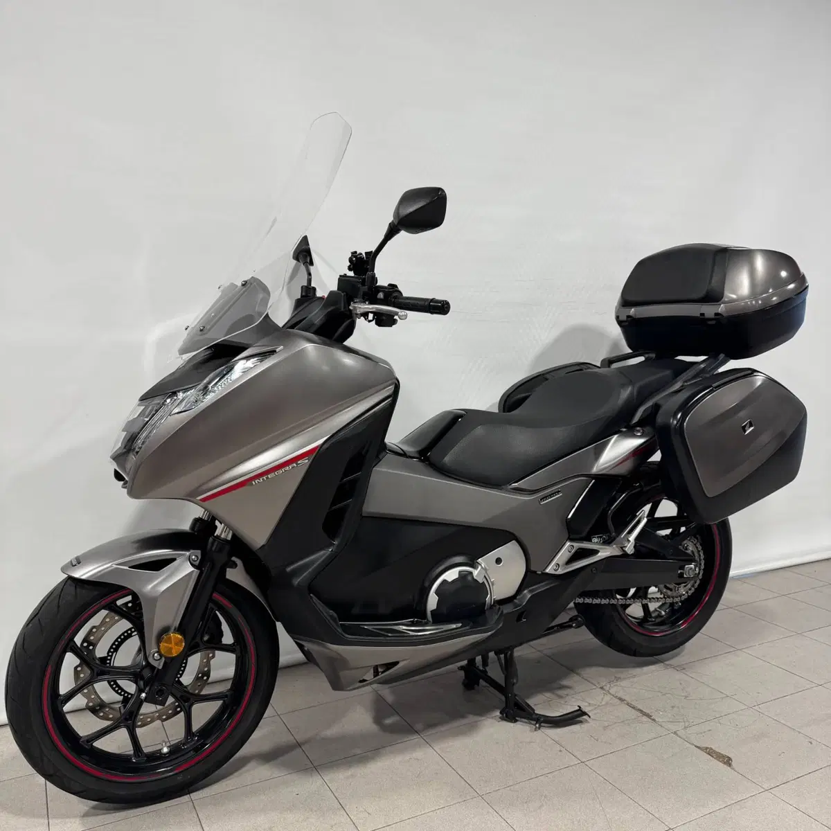 Honda Integra 750 DCT Sport (2017) (2)