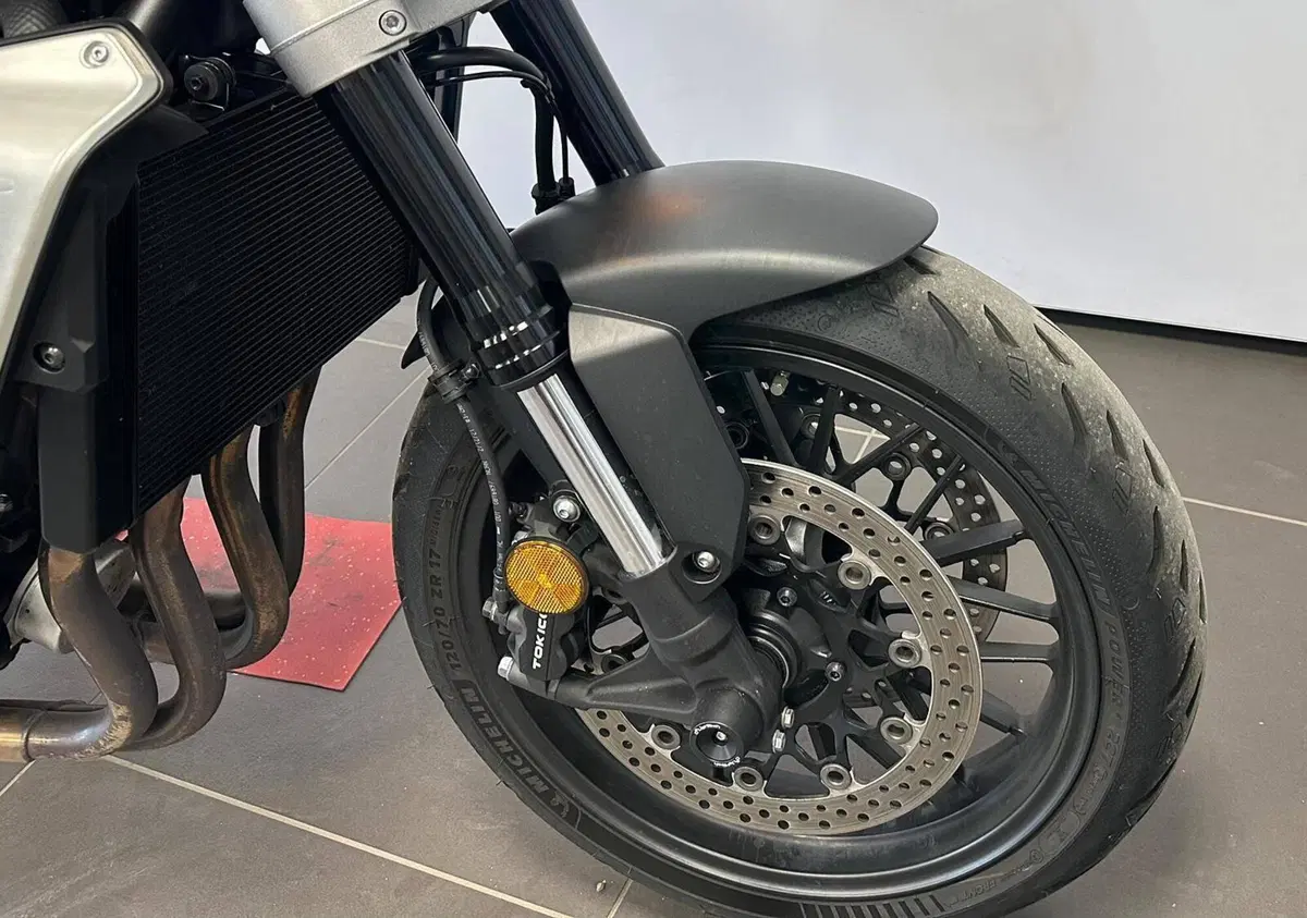 Honda CB 1000 R (2021 - 25) (2)