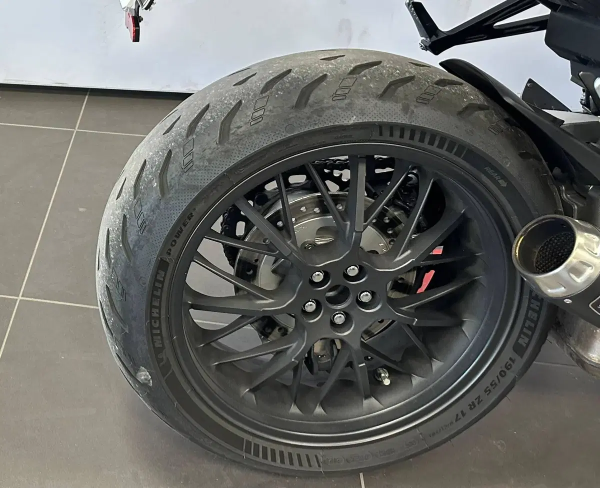 Honda CB 1000 R (2021 - 25) (3)