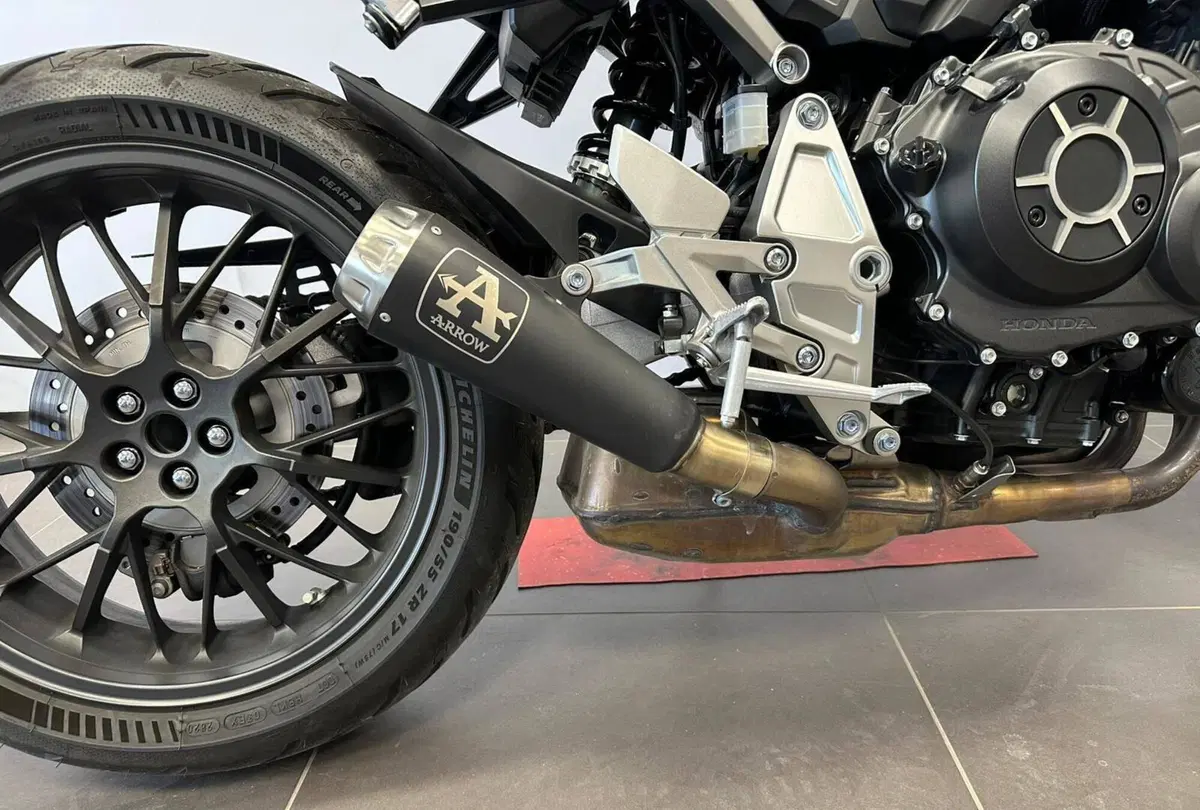 Honda CB 1000 R (2021 - 25) (4)