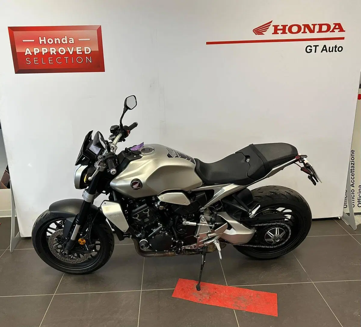 Honda CB 1000 R (2021 - 25) (6)