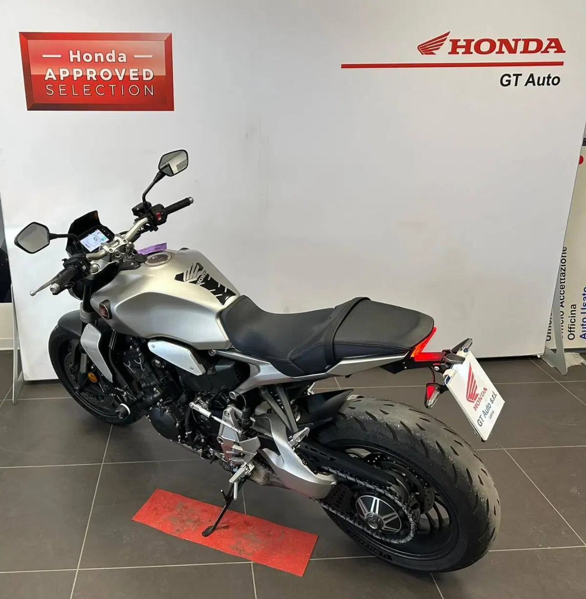 Honda CB 1000 R (2021 - 25) (9)