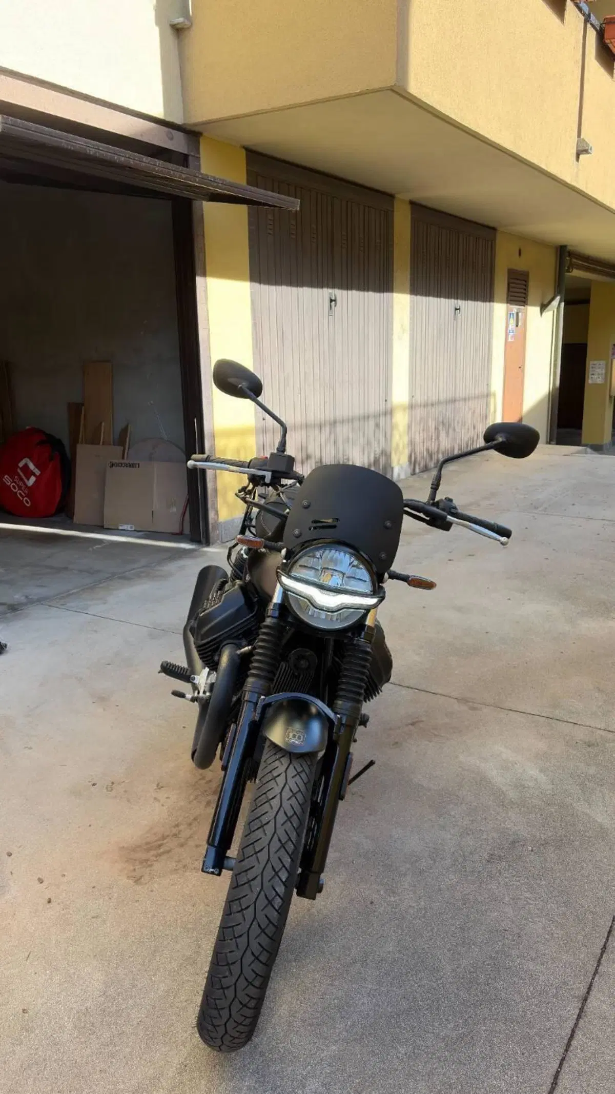 Moto Guzzi V7 Stone (2021 - 24) (5)