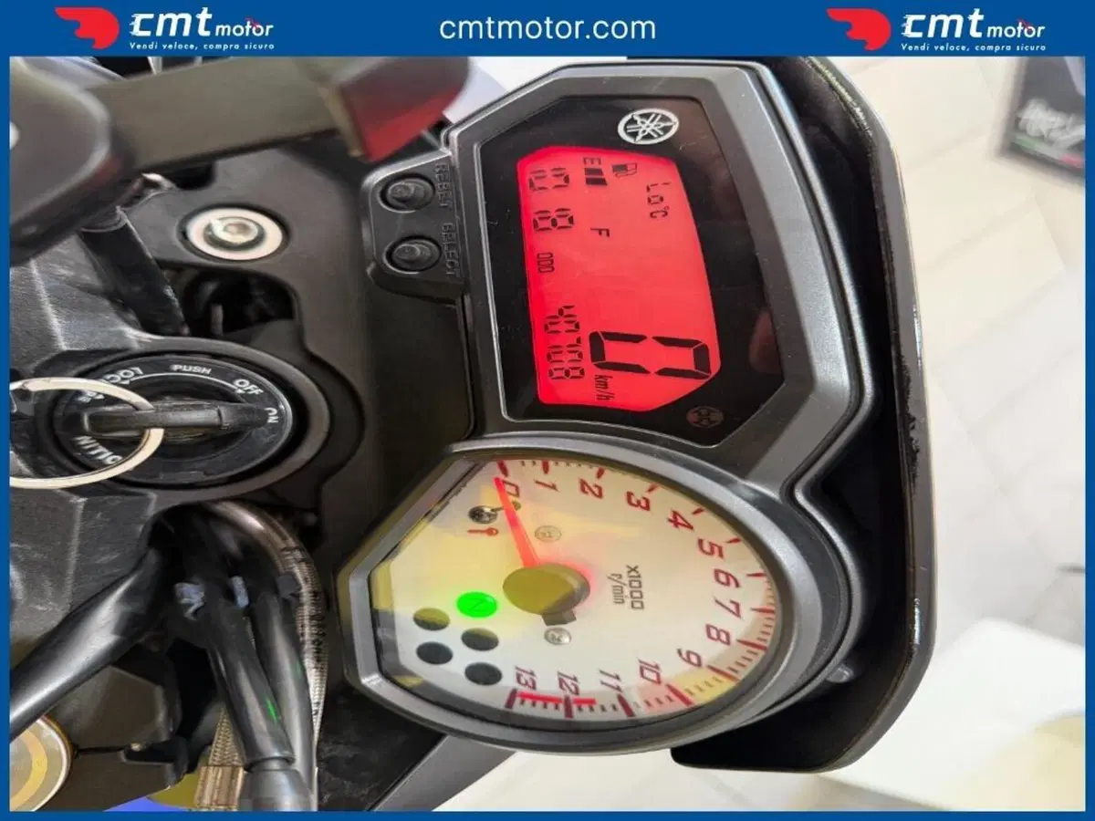 Yamaha FZ8 (2010 - 12) (5)