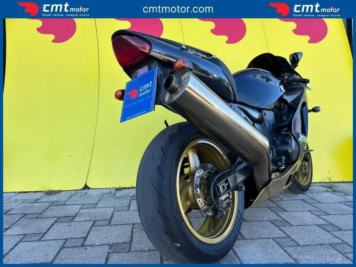 Kawasaki Ninja 1200 ZX-12R (2000 - 06) (4)