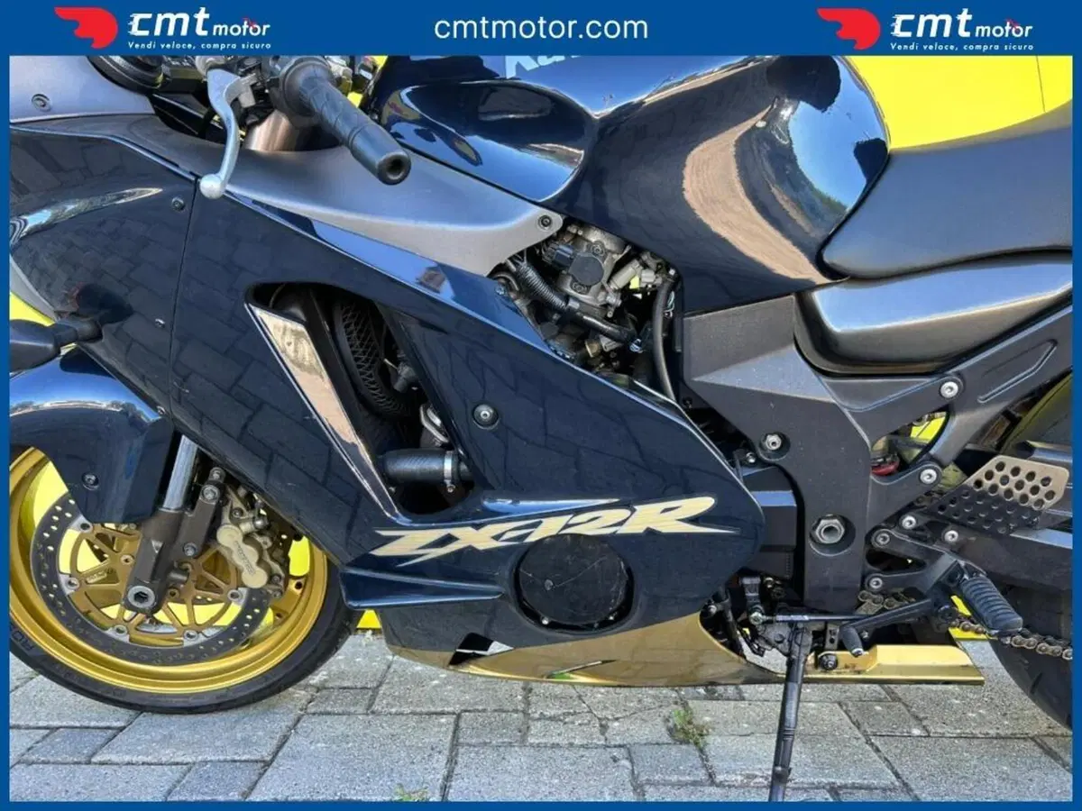 Kawasaki Ninja 1200 ZX-12R (2000 - 06) (10)