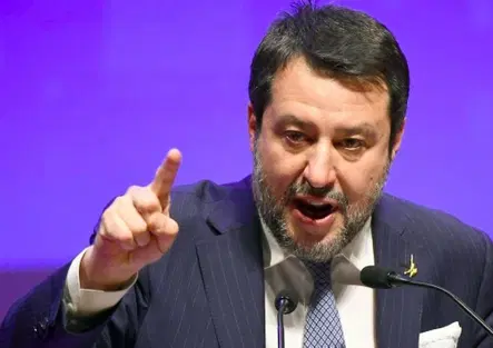 Nico Cereghini: “Il codice della strada e l’agosto degli annunci che sembrano scherzi”