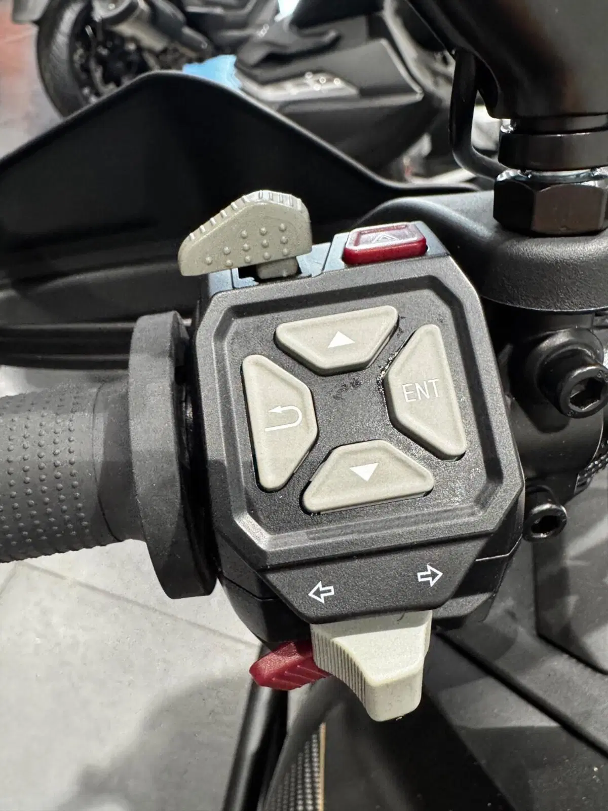 Voge Valico 900DSX (2024 - 26) (7)