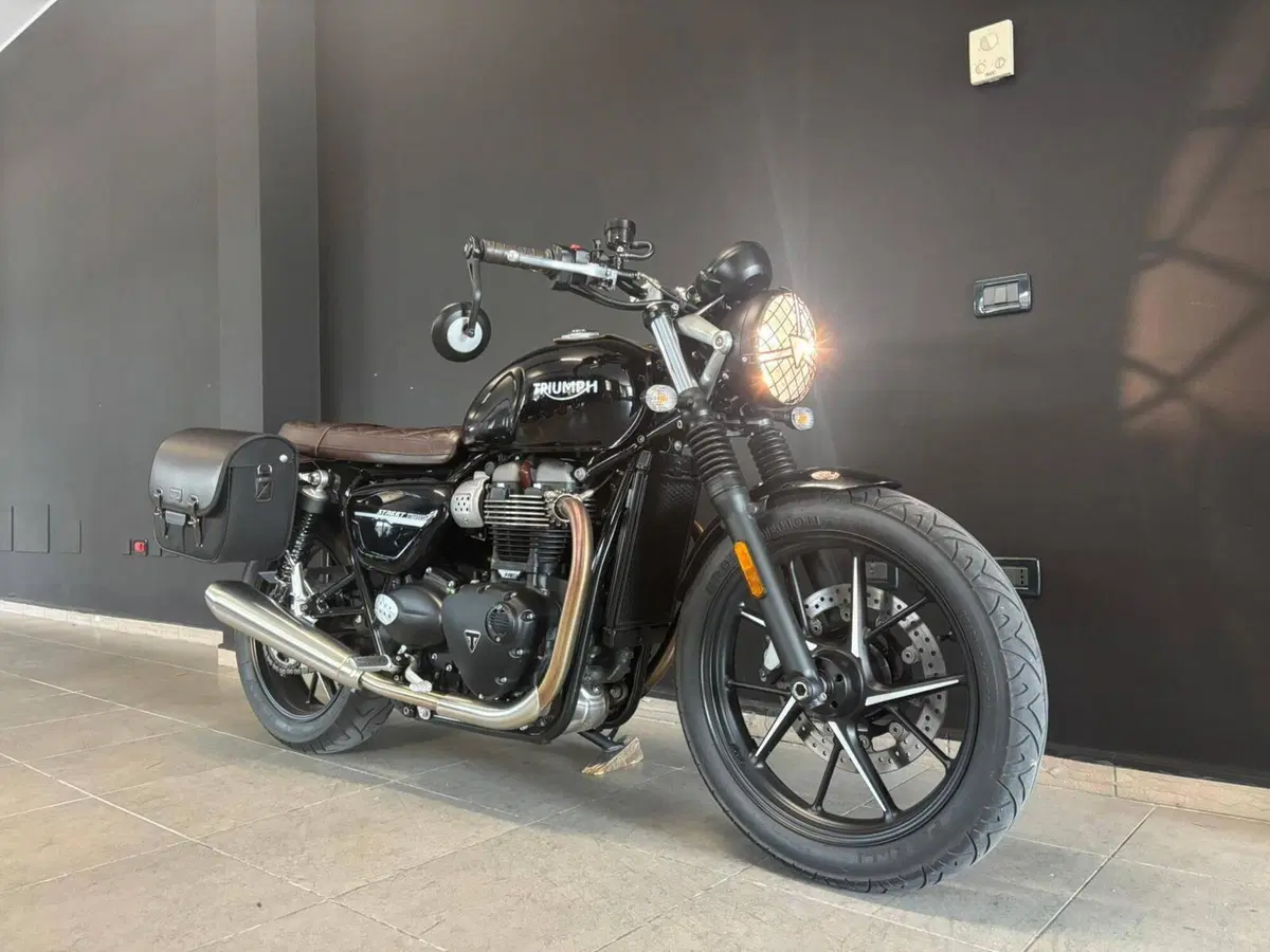 Triumph Street Twin 900 (2019 - 20) (3)