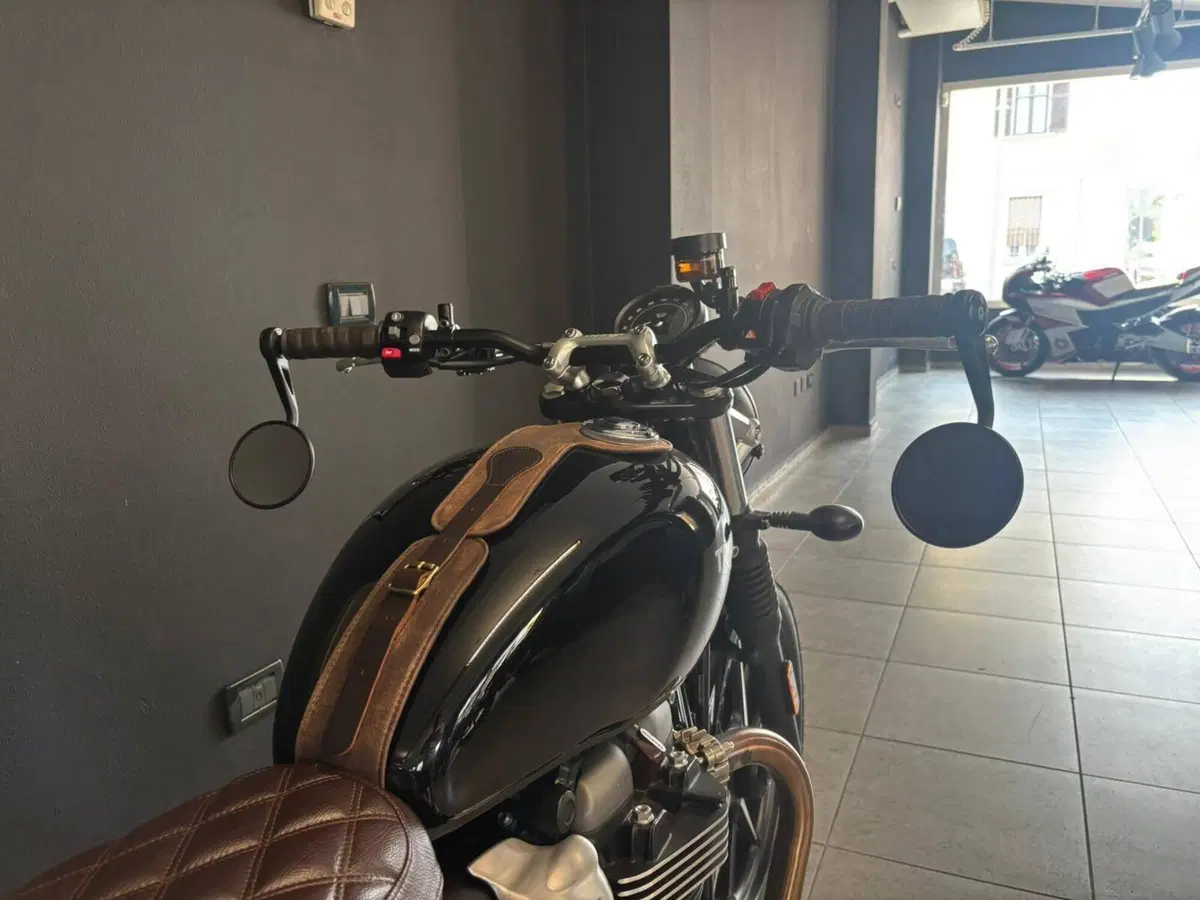 Triumph Street Twin 900 (2019 - 20) (7)