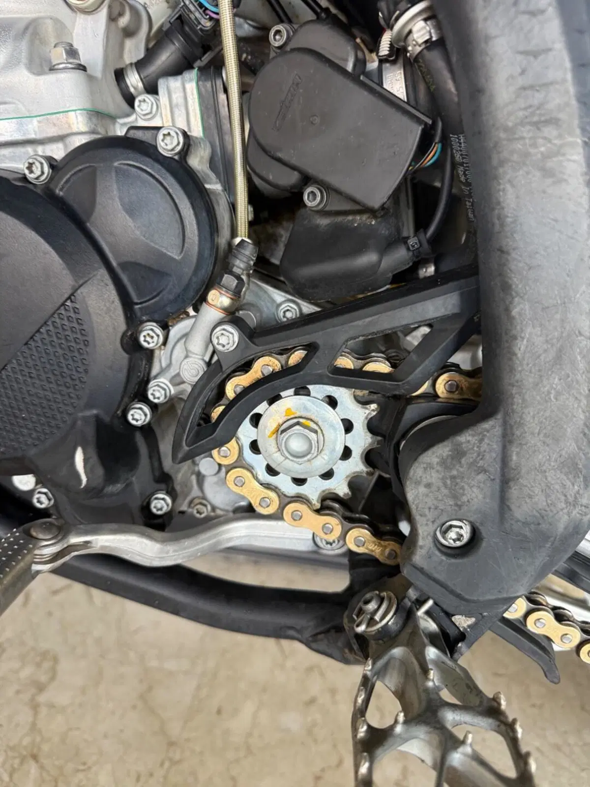 KTM 250 SX (2023) (4)