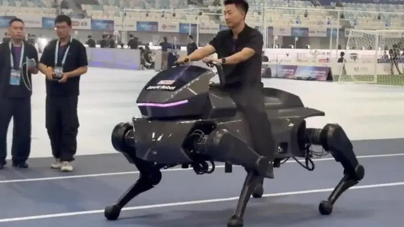 A Pechino il robot quadrupede che si guida come una moto 