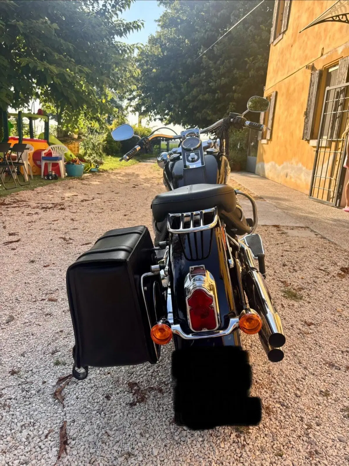 Harley-Davidson 1690 Deluxe (2016 - 17) - FLSTN (2)