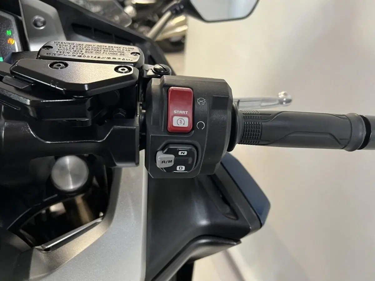 Honda Forza 750 DCT (2021 - 24) (9)