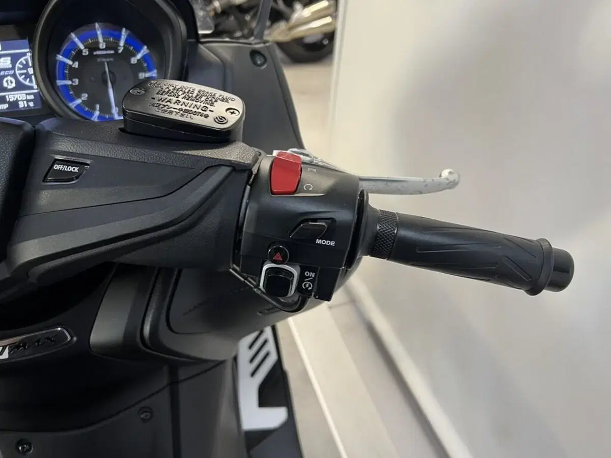Yamaha T-Max 560 (2020 - 21) (8)