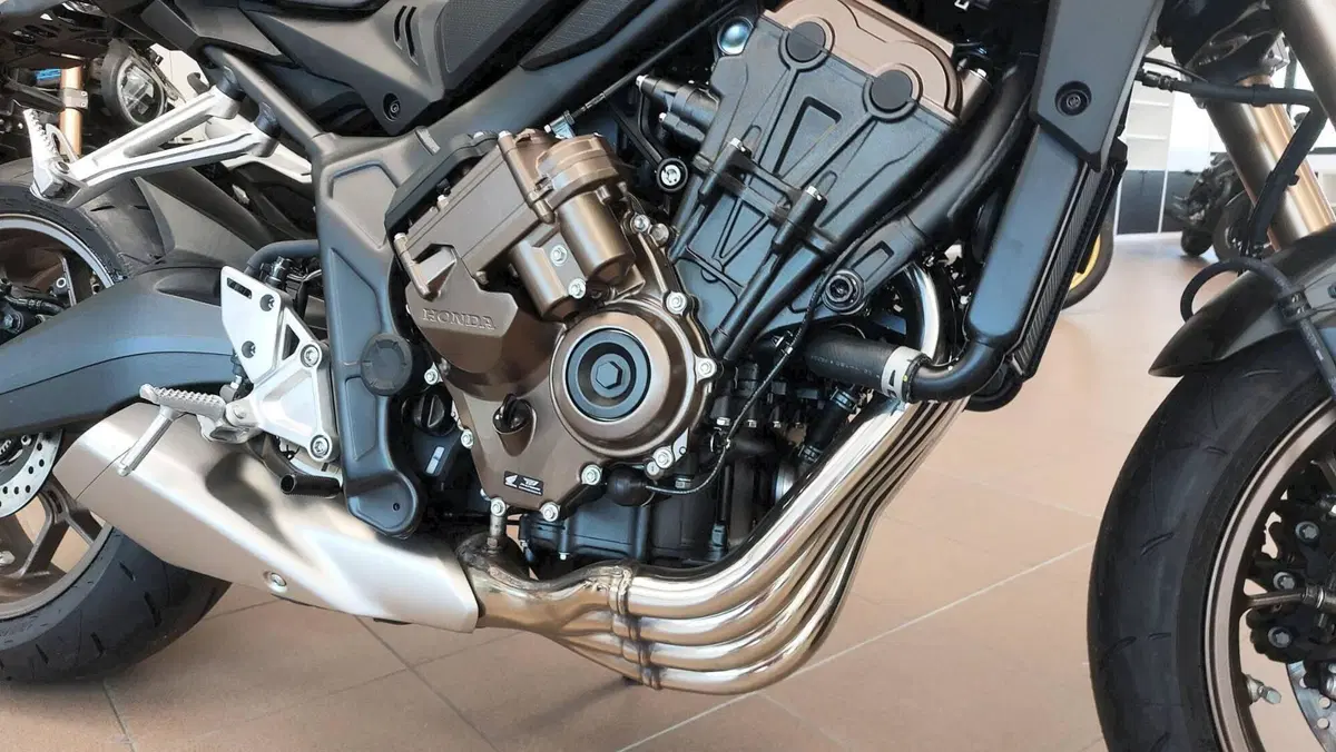 Honda CB 650 R E-Clutch (2024 - 26) (7)