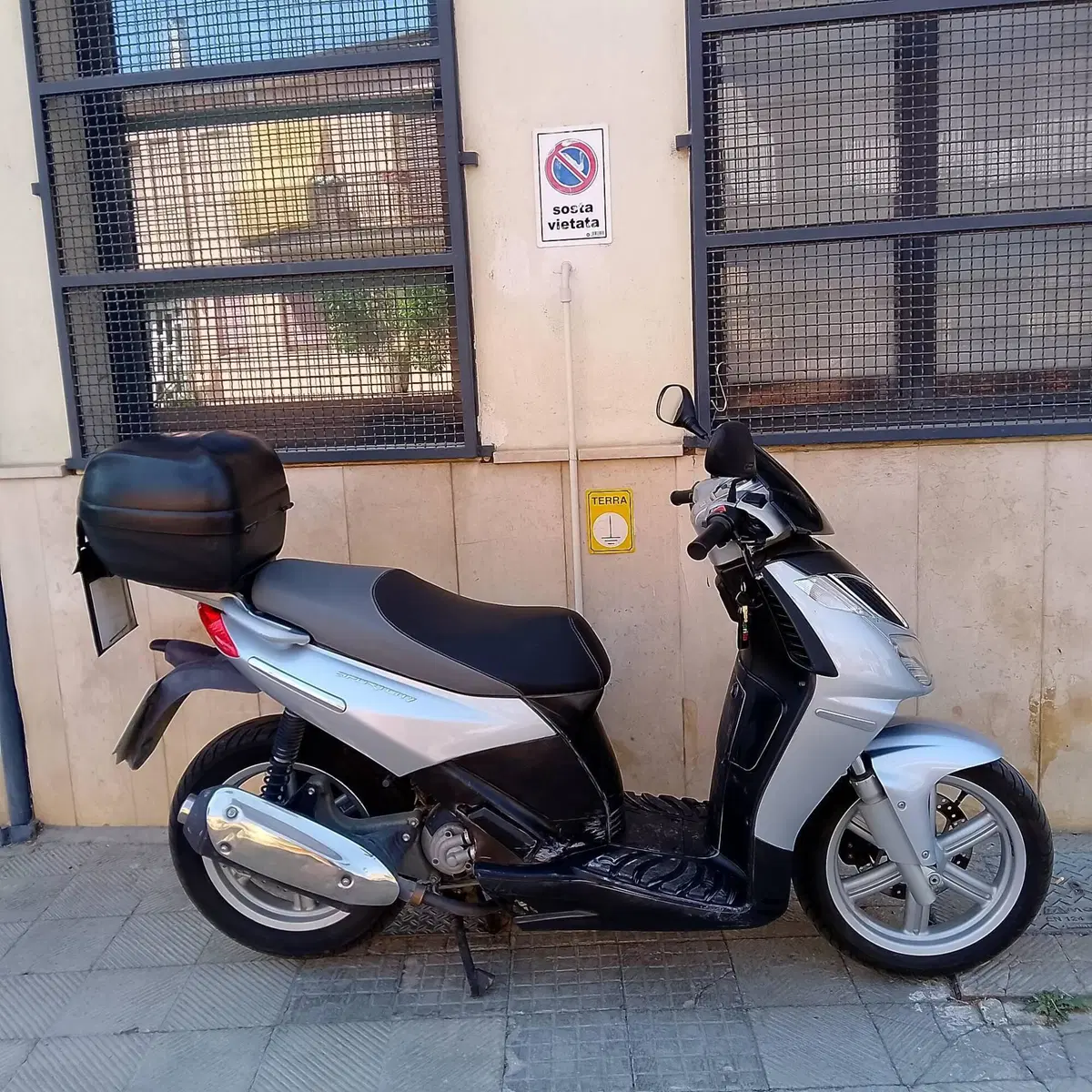 Aprilia Sportcity 200 (2004 - 08) (3)