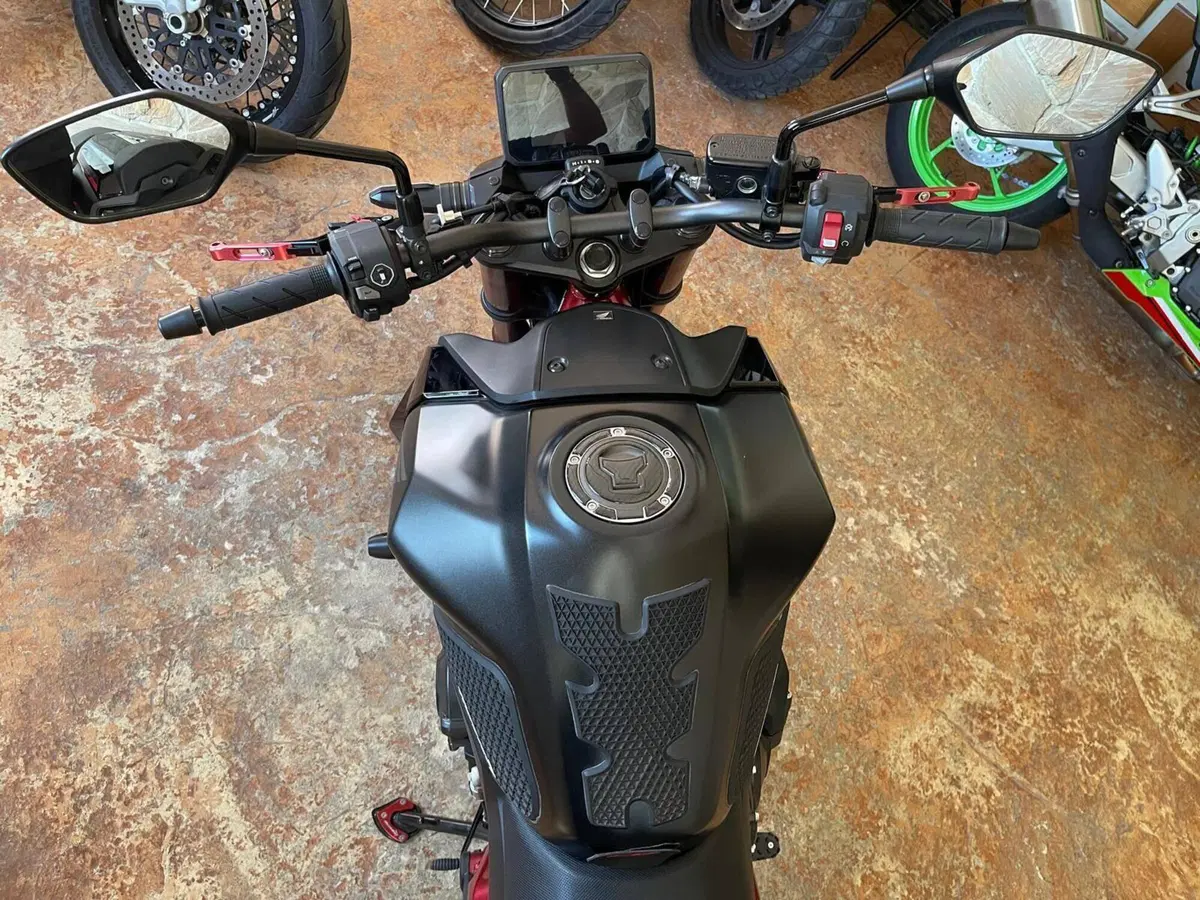 Honda CB 750 Hornet (2026) (20)