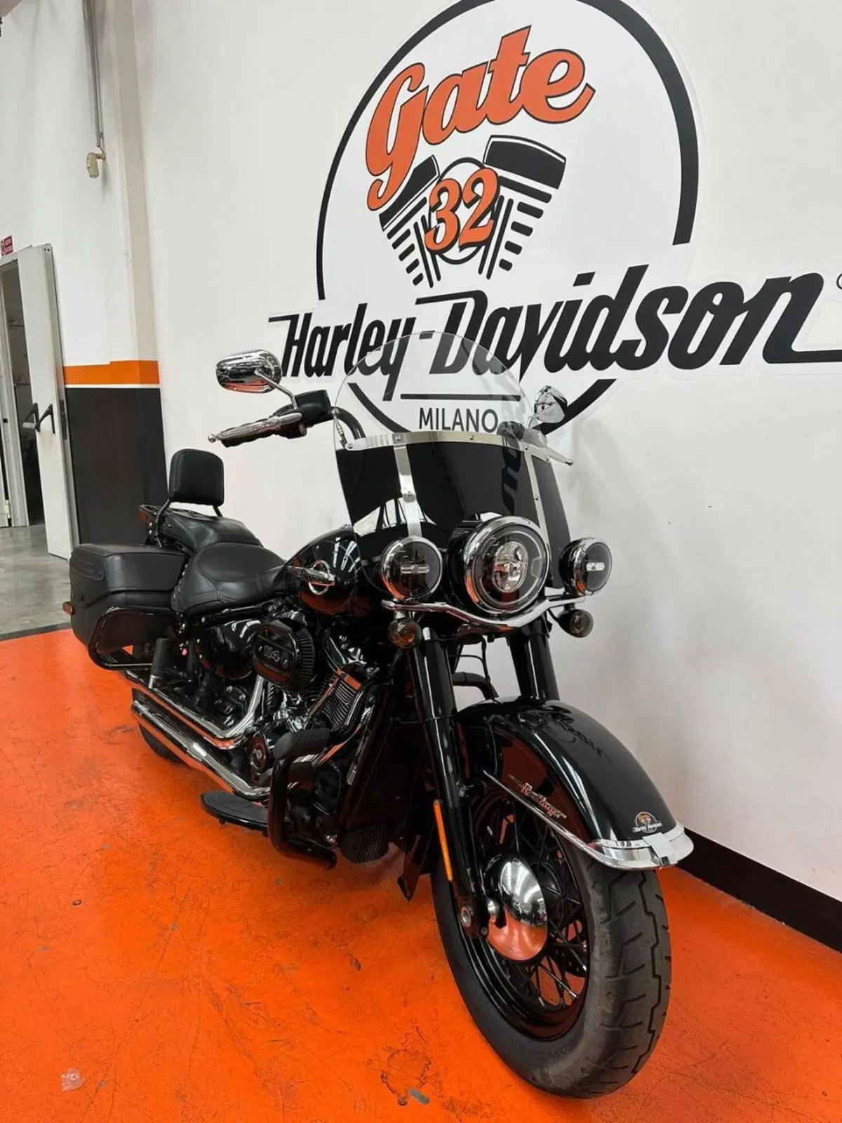 Harley-Davidson 114 Heritage Classic (2018 - 20) - FLHCS (2)