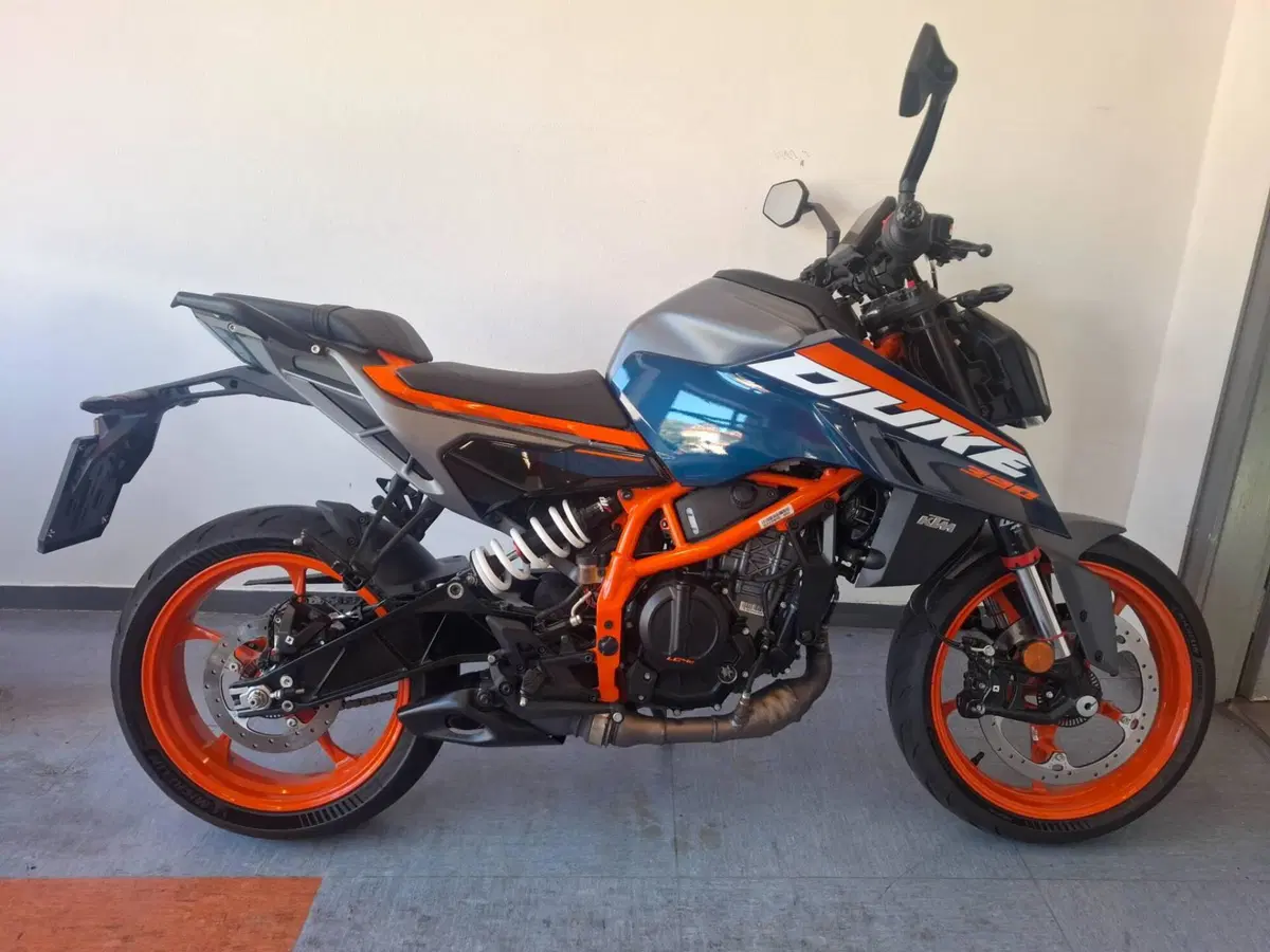 KTM 390 Duke (2024 - 25) (2)
