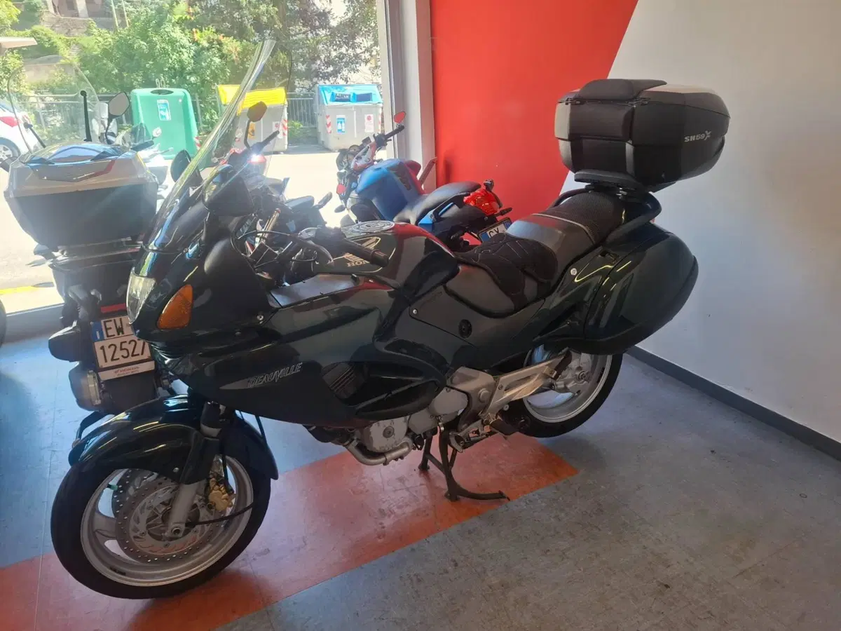 Honda Deauville 650 (1998 - 01) (2)